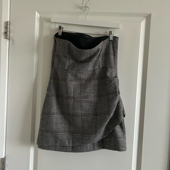 - HOUSE of Harlow Houndstooth Wool Blend Strapless Ruched Academia Sheath … - Picture 7 of 9